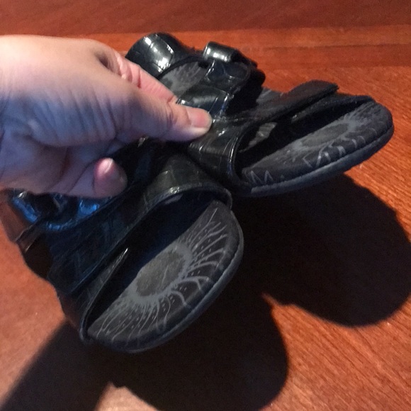 Vionic black leather strappy sandals size 7 - Picture 3 of 13